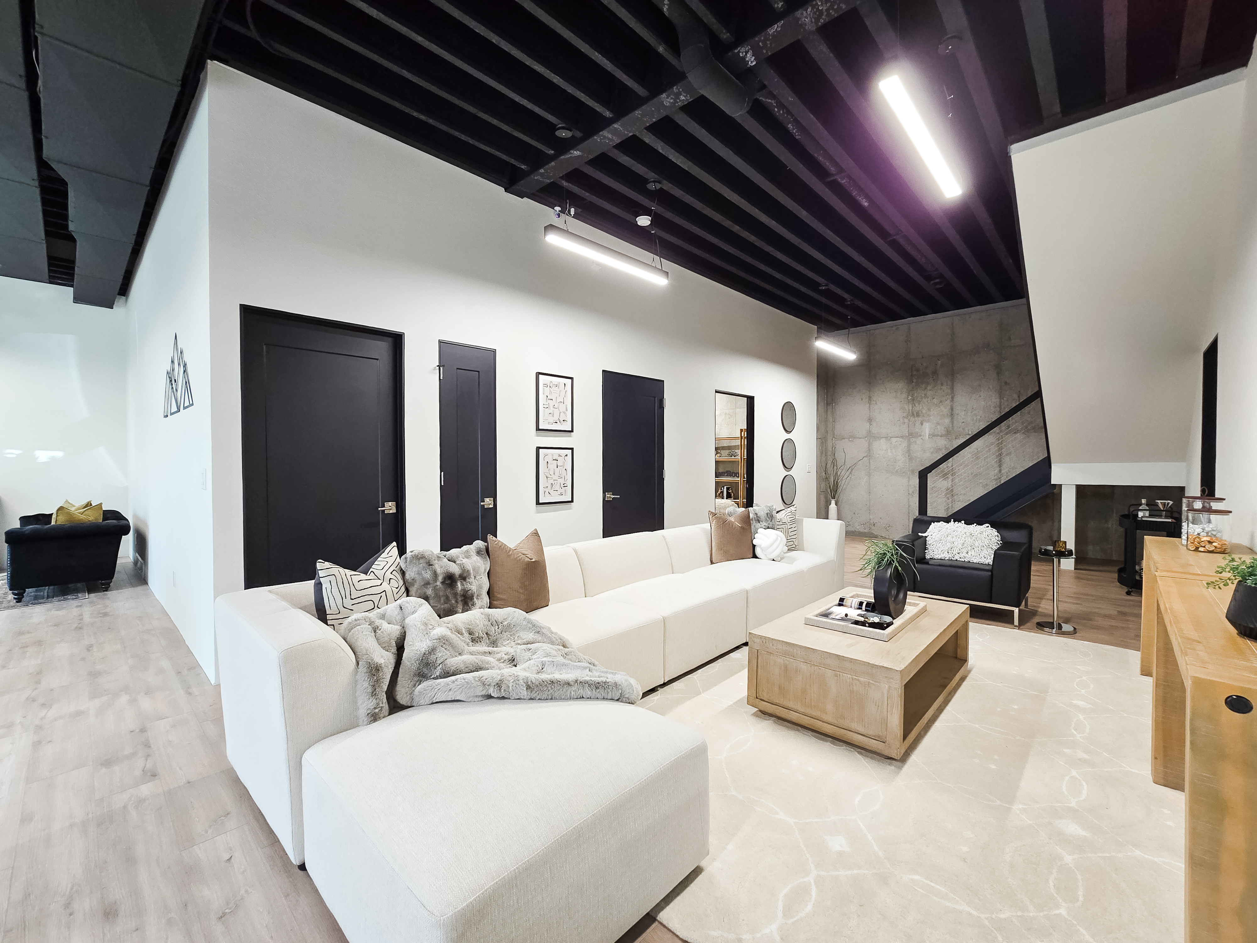 Ames, IA - Commercial Real Estate Staging Specialists for Empty Office Sales